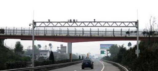 高速公路驾驶技巧_高速驾驶技巧_安全行车技巧